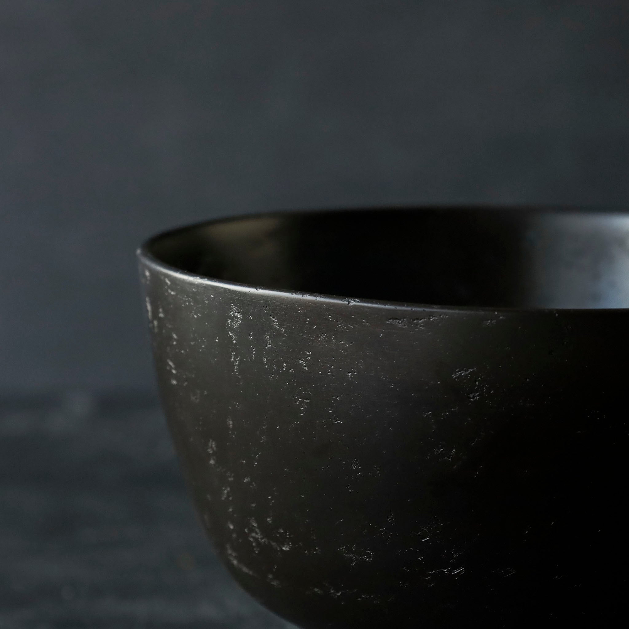 26-AS-1 Tsuzumi-wan (Tsuzumi-shaped Large Bowl) – Black
