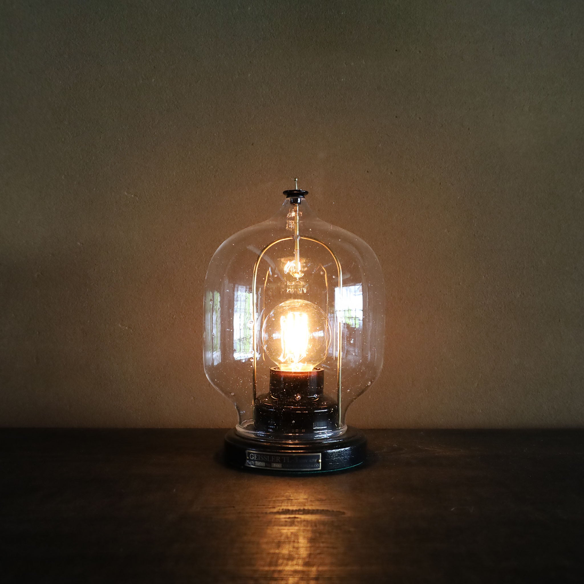 ●26-TT-ot26 GEISSLER Table Lamp205