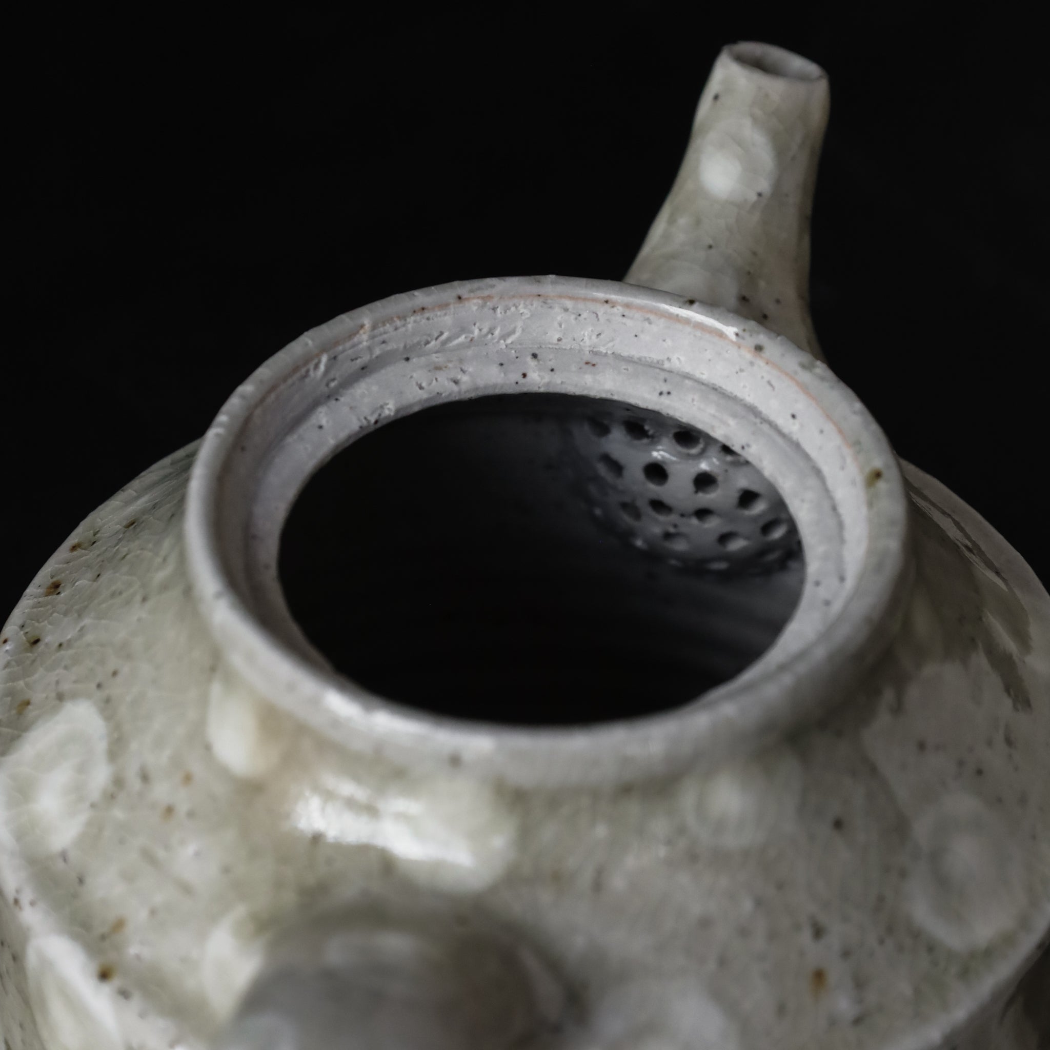 26-OM-38 Tenmoku-dot / Ten-uchi Teapot