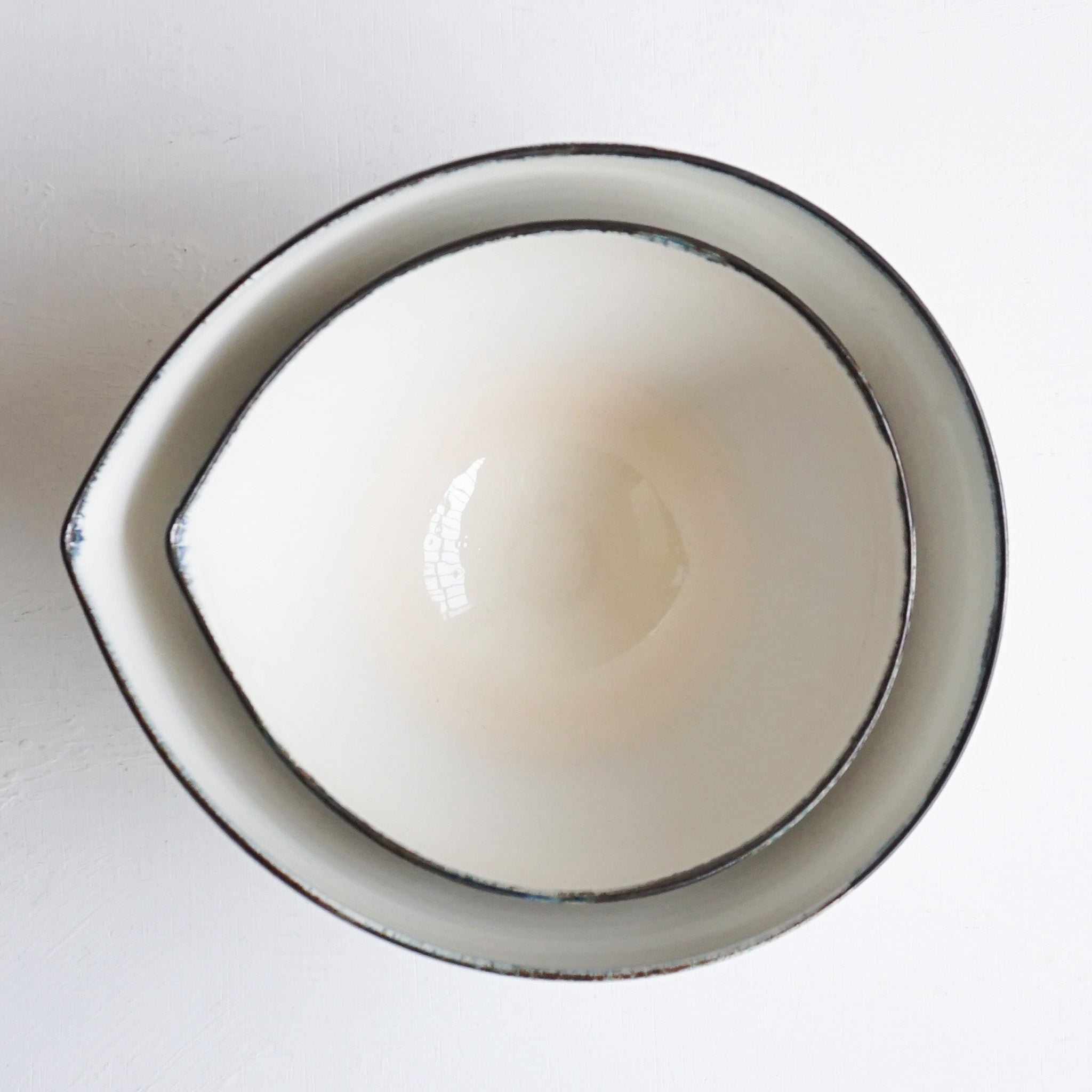 Almond Bowl S Blue Rim