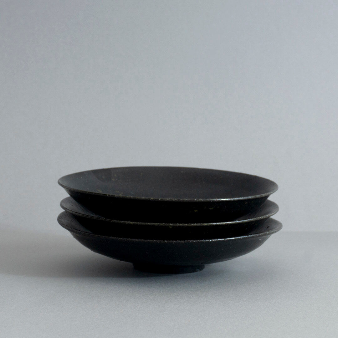 ●21-Y23 Dish Black Glaze