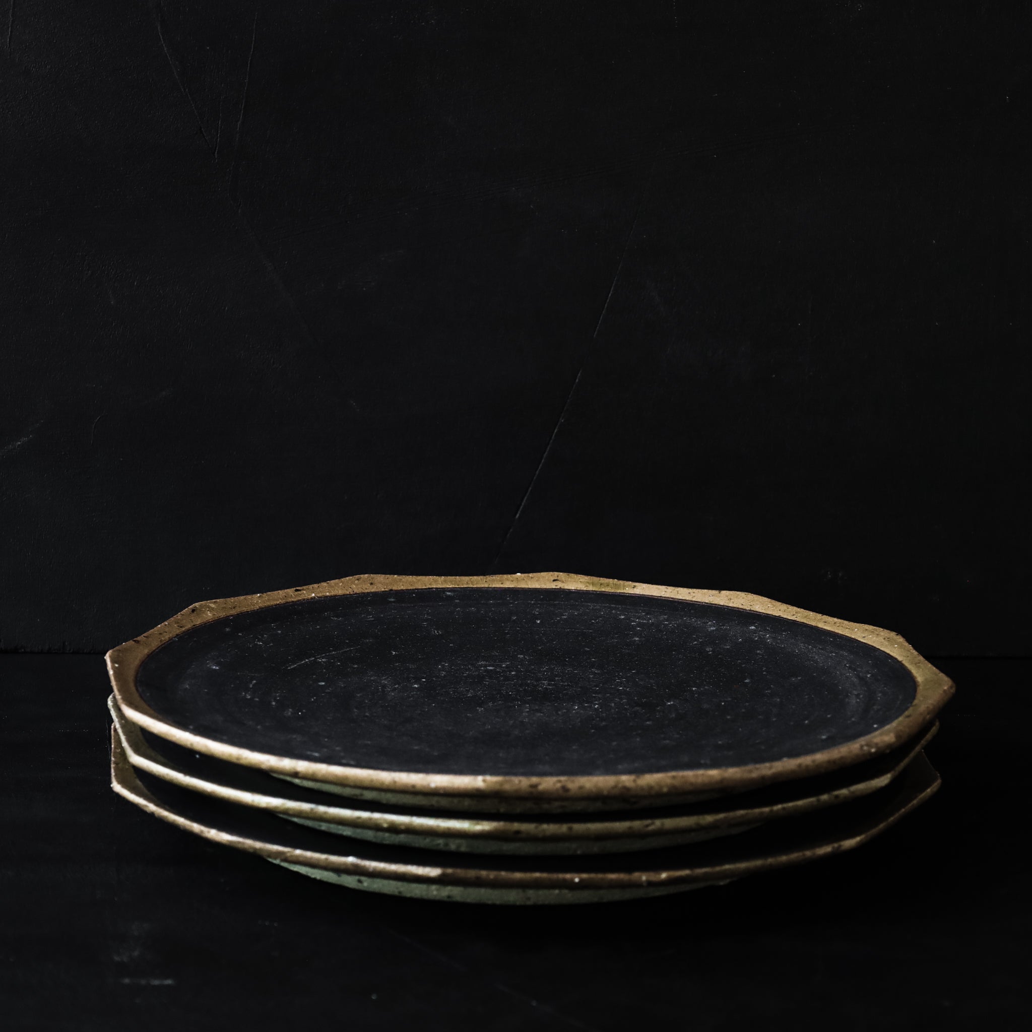 26-OM-2 Polygonal Plate L – Two-Tone