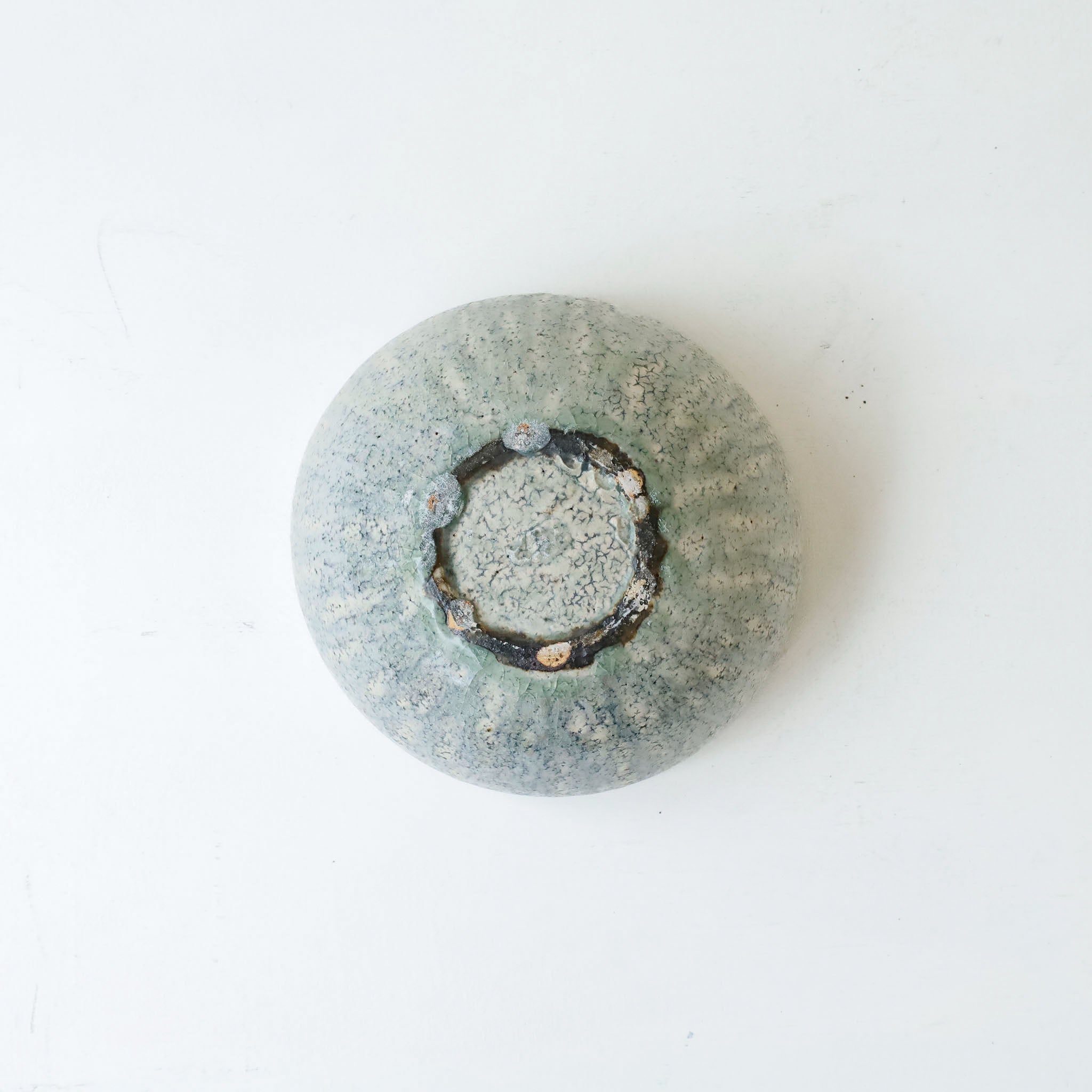 ●26-NT-48 Ash-Glazed Kohiki Tawami (Warped) Bowl