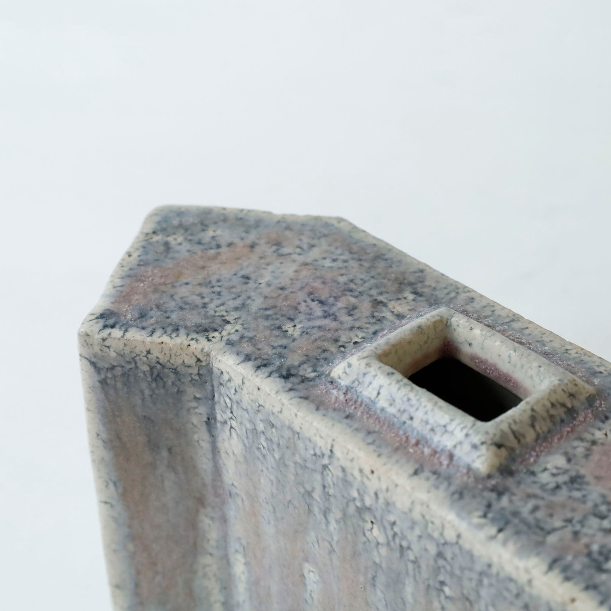 ●26-NT-73 Ash-Glazed Kohiki Block Vase