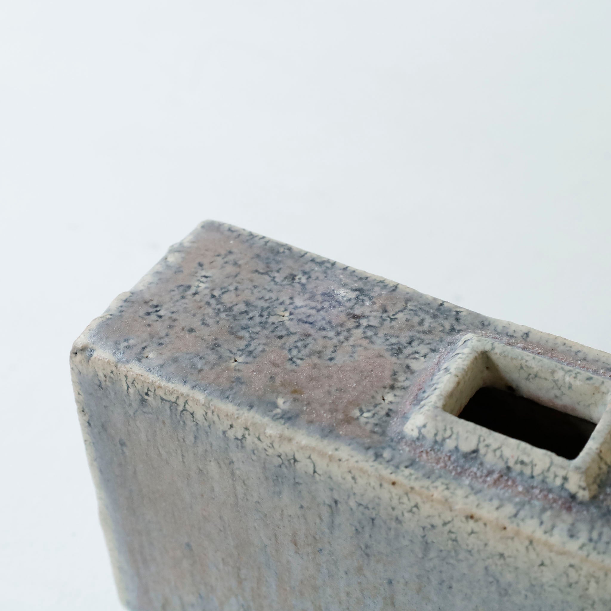 ●26-NT-73 Ash-Glazed Kohiki Block Vase