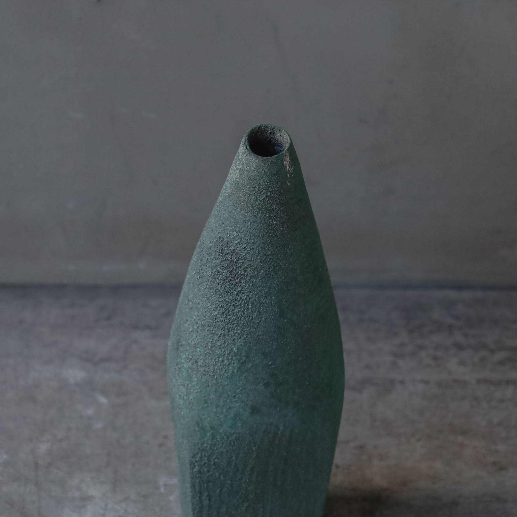 Etsuji Noguchi: Rokusho Kaku-bin (Patina Square Vase)