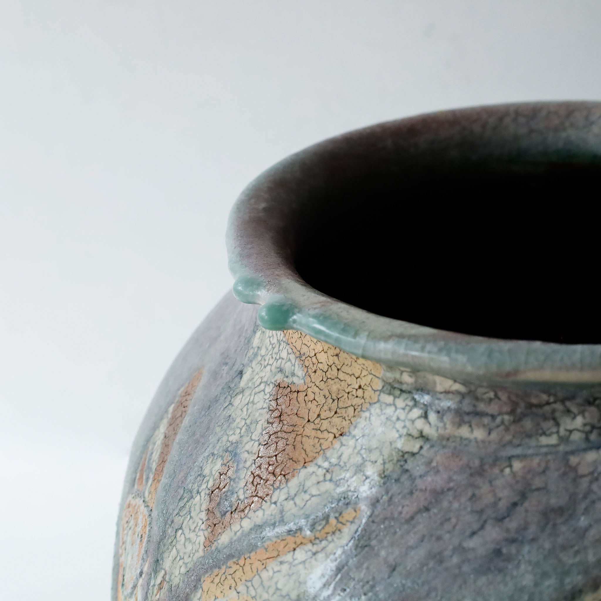 ●26-NT-70 Ash-Glazed Kohiki Carbonization Large Jar