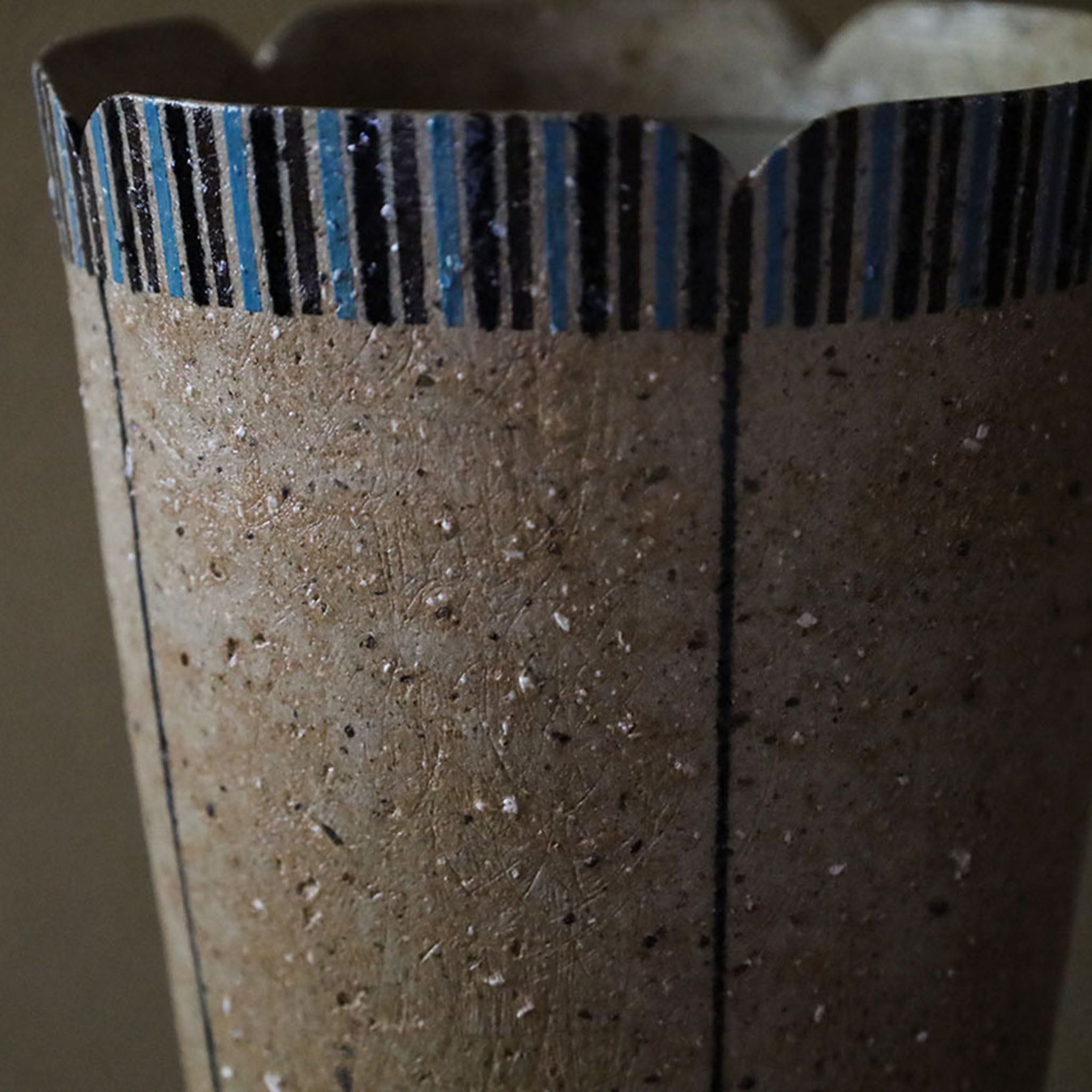 Toubou Makiya Trumpet-shaped Vase with Stripe Pattern
