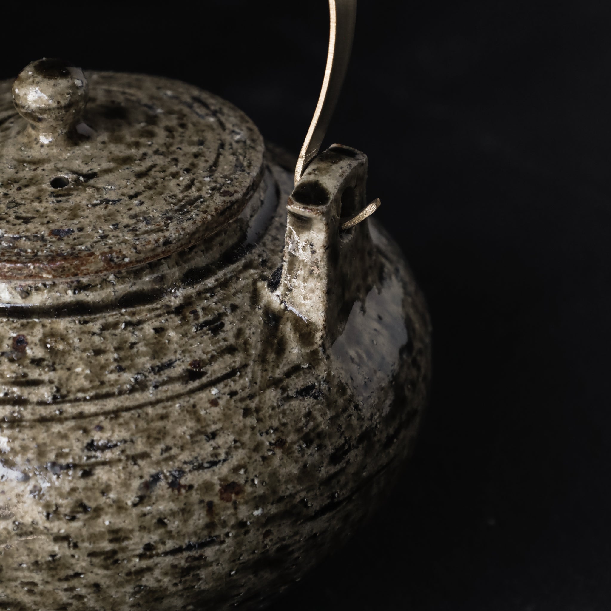 26-OM-42 Banyan Ash Chuka (Pitcher / Teapot)