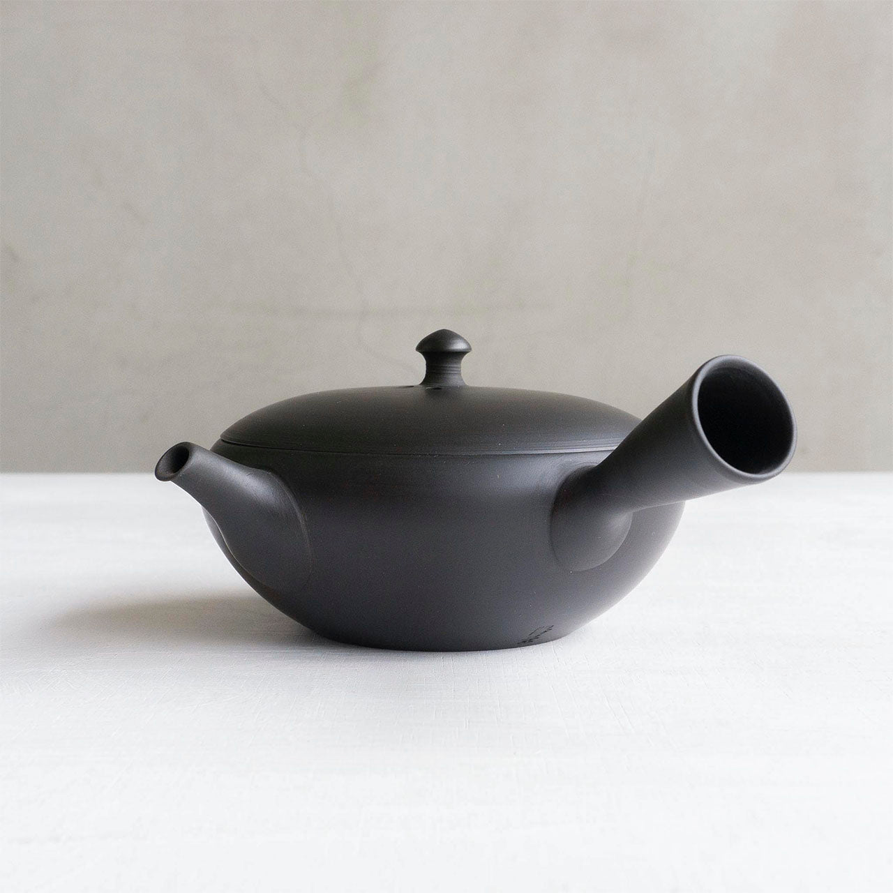 Yokei Kiln Syudei-Tanka Flat Teapot (Large)
