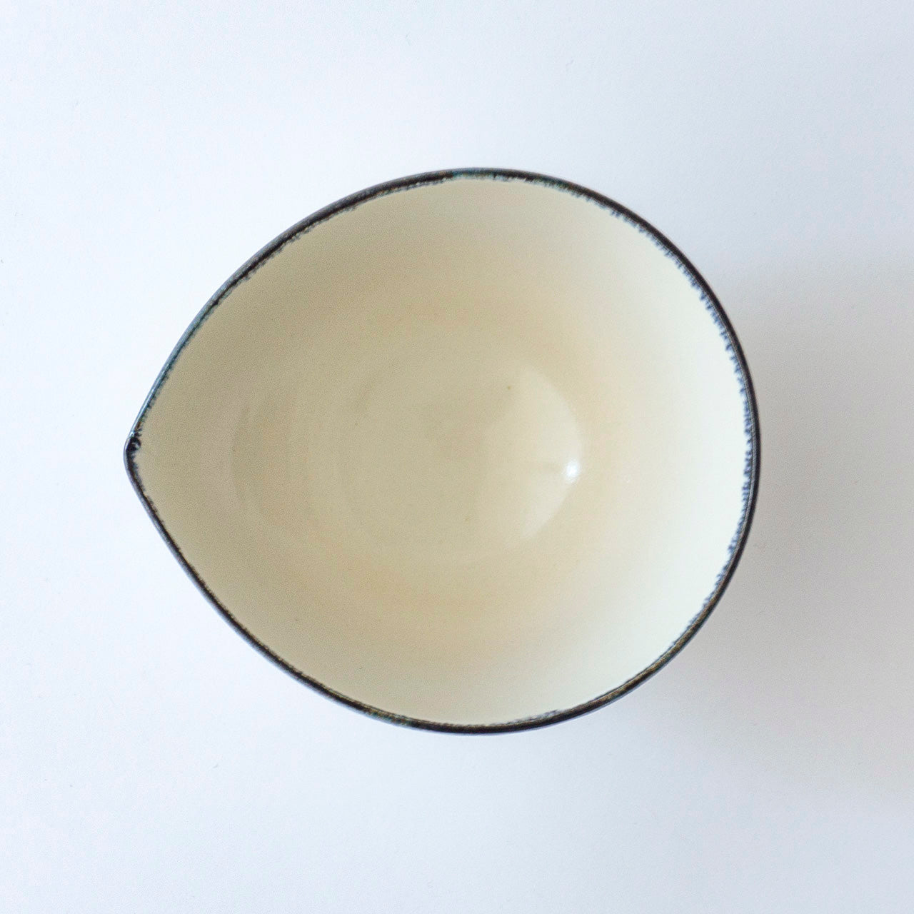 Almond Bowl S Blue Rim